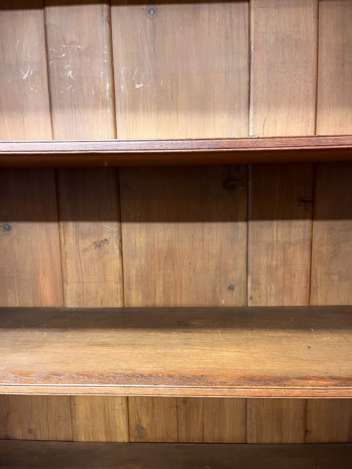 A PAIR OF VICTORIAN OAK BOOKCASES WITH ADJUSTABLE SHELVES - ADDITIONAL PHOTO 2