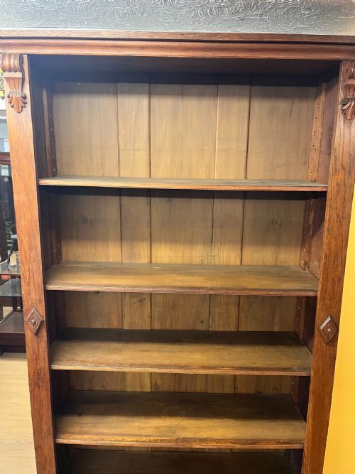 A PAIR OF VICTORIAN OAK BOOKCASES WITH ADJUSTABLE SHELVES - ADDITIONAL PHOTO 6