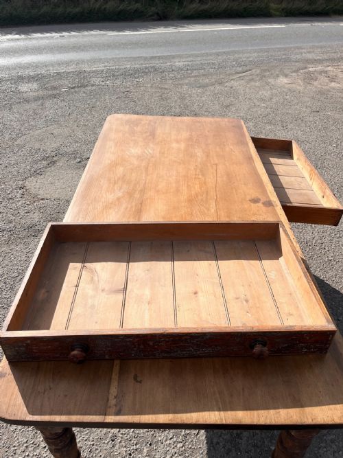 VICTORIAN PINE FARMHOUSE KITCHEN TABLE - ADDITIONAL PHOTO 11
