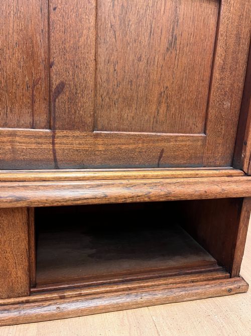 CIRCA 1900 LARGE TEAK SHELVED CUPBOARD WITH SLIDING DOORS - ADDITIONAL PHOTO 4