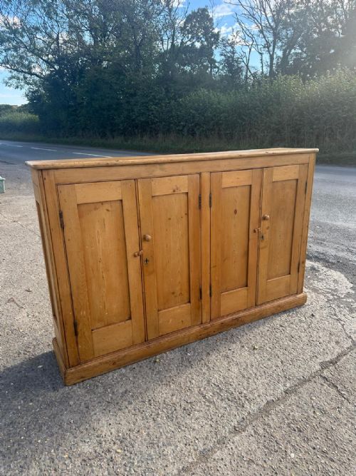 VICTORIAN PINE 4 DOOR OLD SCHOOL CUPBOARD - ADDITIONAL PHOTO 9