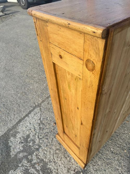 VICTORIAN PINE 4 DOOR OLD SCHOOL CUPBOARD - ADDITIONAL PHOTO 10