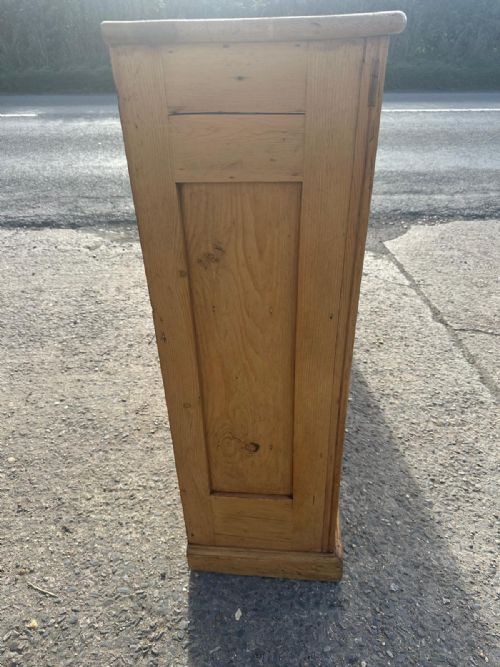 VICTORIAN PINE 4 DOOR OLD SCHOOL CUPBOARD - ADDITIONAL PHOTO 13
