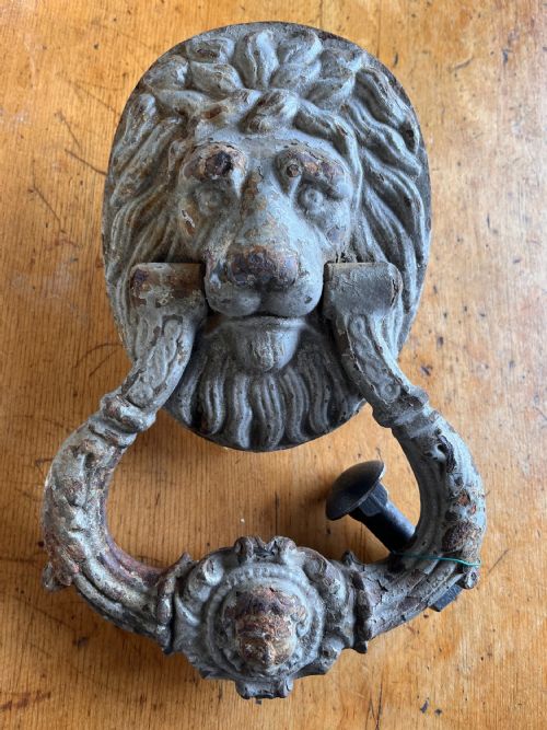 19th century cast iron door knocker in the form of a lion head - CATEGORY: ANTIQUE MISCELLANEOUS - DATED 19TH CENTURY