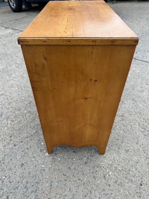 GEORGIAN PINE CIRCA 1800 22 CHEST OF DRAWERS WITH SWEPT BRACKET FEET - ADDITIONAL PHOTO 5