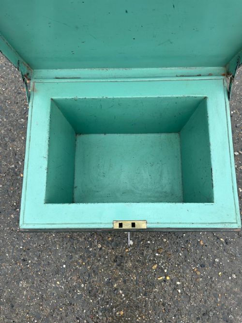 19TH CENTURY MILNERS STRONG BOX SAFE COMPLETE WITH KEY - ADDITIONAL PHOTO 6