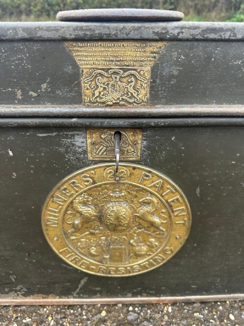 19TH CENTURY MILNERS STRONG BOX SAFE COMPLETE WITH KEY - ADDITIONAL PHOTO 7