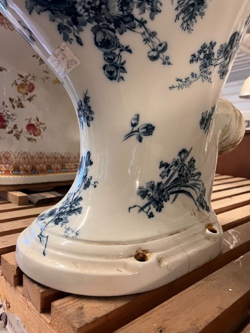 VICTORIAN BLUE AND WHITE TOILET WITH SEAT - ADDITIONAL PHOTO 4