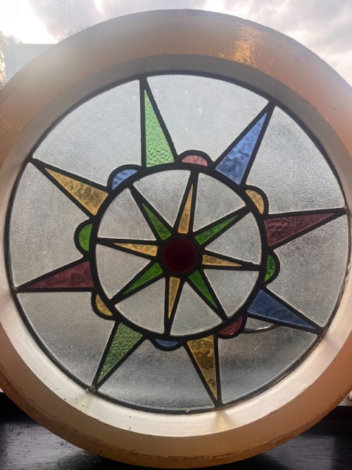 VICTORIAN CIRCULAR STAINED GLASS WINDOW - ADDITIONAL PHOTO 1