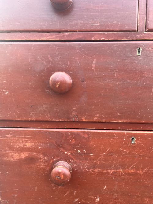 AN ORIGINAL VICTORIAN PAINTED PINE CHEST OF DRAWERS C370 - ADDITIONAL PHOTO 1