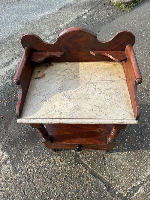 EARLY VICTORIAN PINE WASHSTAND WITH ORIGINAL GRAIN FINISH PAINTED FAUX MARBLE TOP - ADDITIONAL PHOTO 2