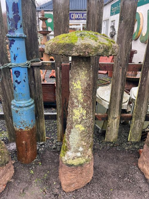 SET OF 4 EXCEPTIONALLY TALL 18TH CENTURY GRANITE STADDLE STONES - ADDITIONAL PHOTO 5