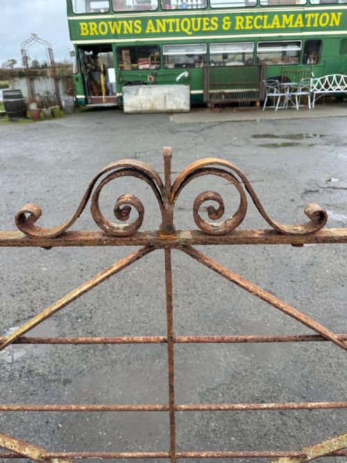 19TH CENTURY WROUGHT IRON STRAPWORK ESTATE GATE - ADDITIONAL PHOTO 4