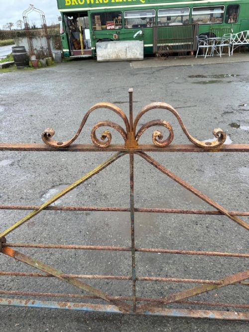 19TH CENTURY WROUGHT IRON STRAPWORK ESTATE GATE - ADDITIONAL PHOTO 1