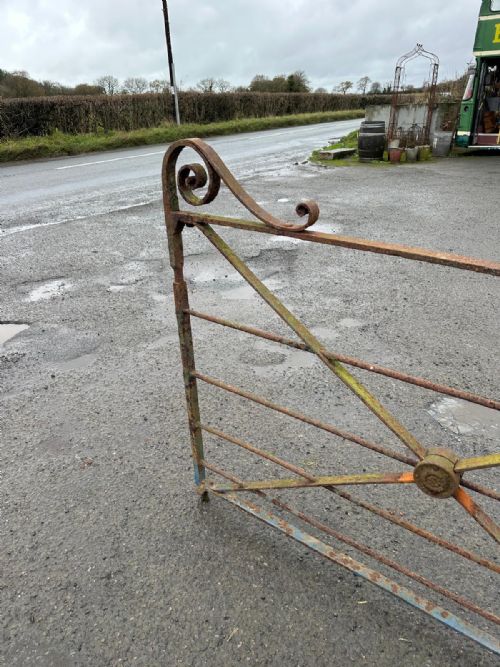 19TH CENTURY WROUGHT IRON STRAPWORK ESTATE GATE - ADDITIONAL PHOTO 3