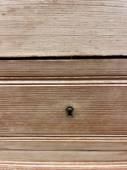 CIRCA 1900 PINE DISPLAY CABINET WITH GLAZED DOOR SINGLE DRAWER TO BASE - ADDITIONAL PHOTO 1
