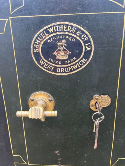 CIRCA 1900 SAFE BY SAMUEL WITHERS AND CO IN ORIGINAL PAINT - ADDITIONAL PHOTO 2