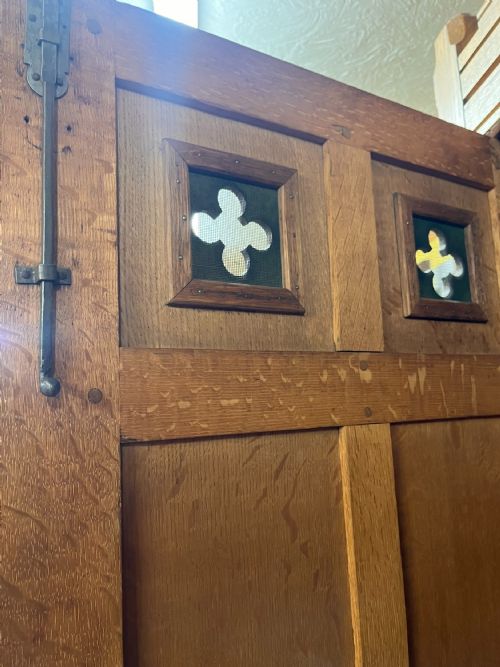 A PAIR OF 19TH CENTURY 18801890 ECCLESIASTICAL OAK CUPBOARDS - ADDITIONAL PHOTO 16
