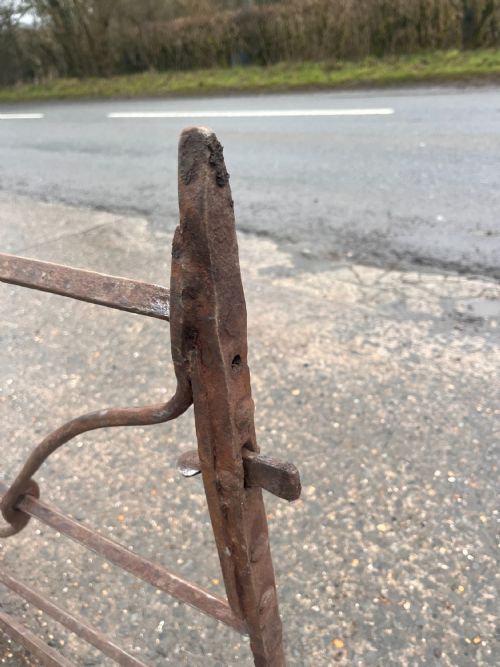 CIRCA 1900 WROUGHT IRON GATE - ADDITIONAL PHOTO 2