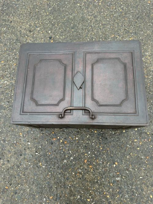 A GEORGIAN CAST IRON STRONG BOX SAFE WITH DECORATIVE KEY - ADDITIONAL PHOTO 5