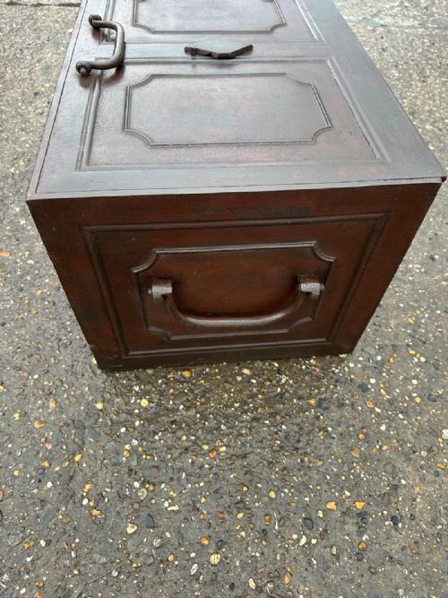 A GEORGIAN CAST IRON STRONG BOX SAFE WITH DECORATIVE KEY - ADDITIONAL PHOTO 7