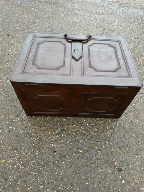 A GEORGIAN CAST IRON STRONG BOX SAFE WITH DECORATIVE KEY - ADDITIONAL PHOTO 12