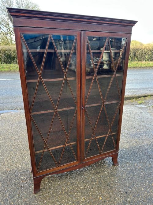 EARLY 19TH CENTURY MAHOGANY 2 DOOR GLAZED BOOKCASE - ADDITIONAL PHOTO 2