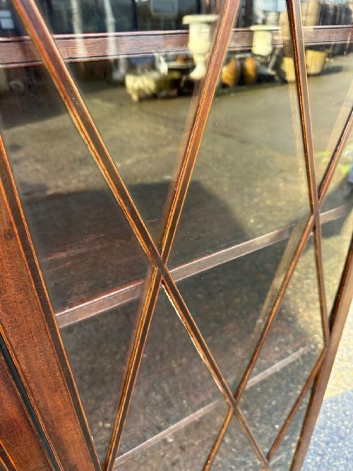 EARLY 19TH CENTURY MAHOGANY 2 DOOR GLAZED BOOKCASE - ADDITIONAL PHOTO 5