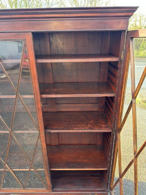EARLY 19TH CENTURY MAHOGANY 2 DOOR GLAZED BOOKCASE - ADDITIONAL PHOTO 7