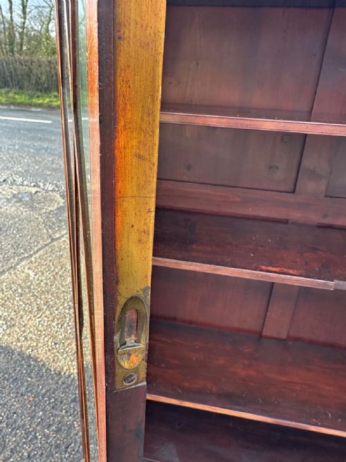 EARLY 19TH CENTURY MAHOGANY 2 DOOR GLAZED BOOKCASE - ADDITIONAL PHOTO 10