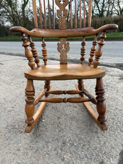 19TH CENTURY SPLAT BACK ELM ASH ROCKING CHAIR - ADDITIONAL PHOTO 4