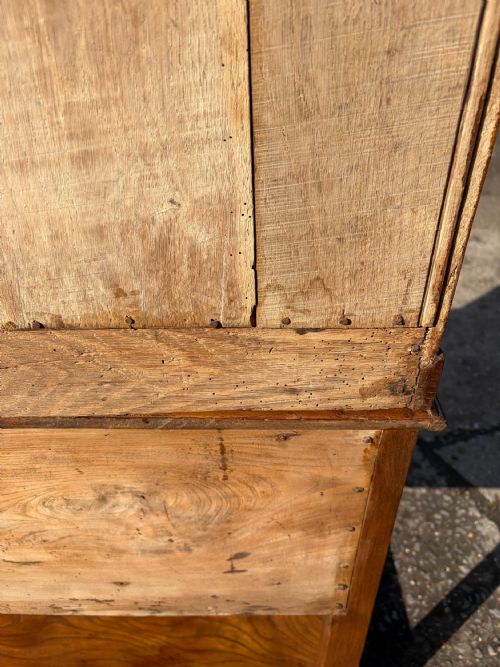 CIRCA 1910 OAK POT BOARD DRESSER IN THE GEORGIAN STYLE - ADDITIONAL PHOTO 1