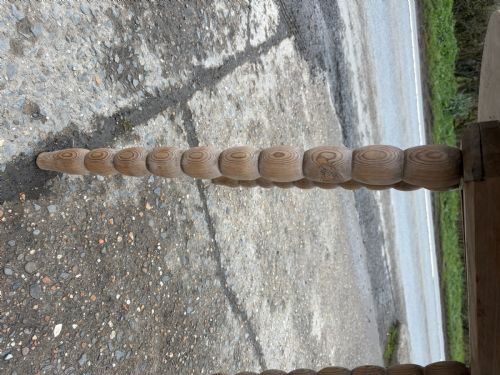 19TH CENTURY PINE CRICKET TABLE WITH BOBBIN TURNED LEGS - ADDITIONAL PHOTO 5