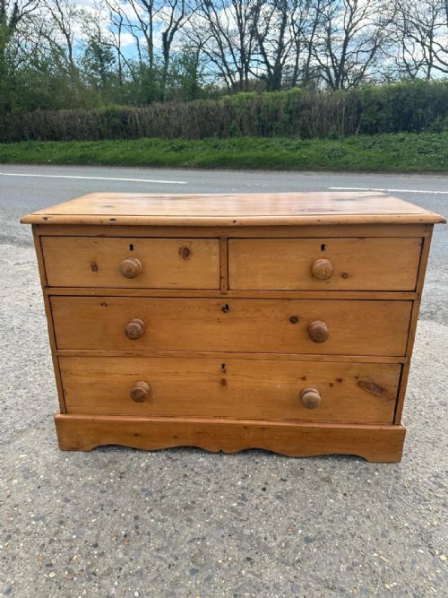 VICTORIAN PINE 2 OVER 2 CHEST OF DRAWERS WITH SHAPED BASE