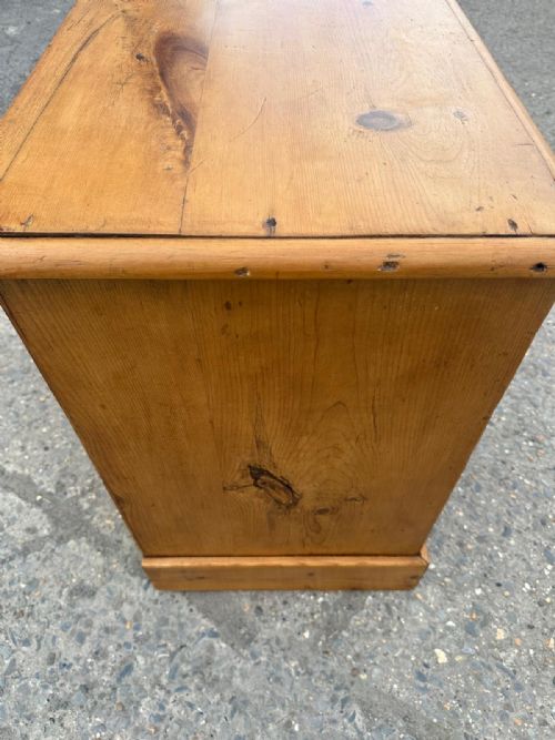 VICTORIAN PINE 2 OVER 2 CHEST OF DRAWERS WITH SHAPED BASE - ADDITIONAL PHOTO 1