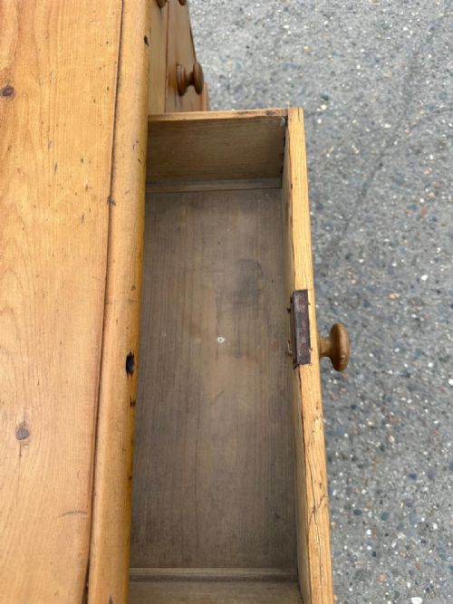 VICTORIAN PINE 2 OVER 2 CHEST OF DRAWERS WITH SHAPED BASE - ADDITIONAL PHOTO 5