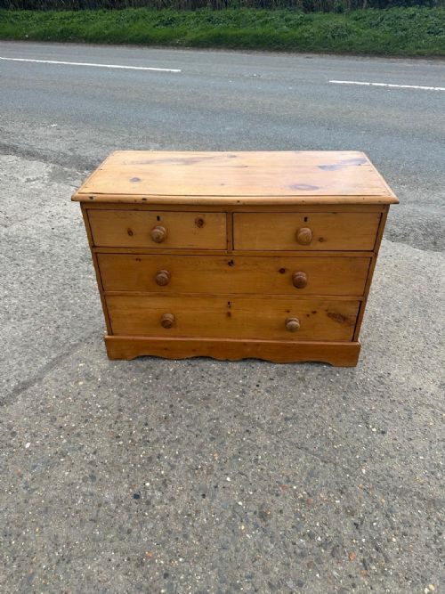 VICTORIAN PINE 2 OVER 2 CHEST OF DRAWERS WITH SHAPED BASE - ADDITIONAL PHOTO 7