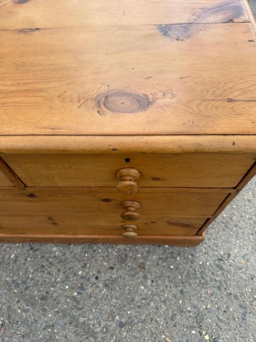 VICTORIAN PINE 2 OVER 2 CHEST OF DRAWERS WITH SHAPED BASE - ADDITIONAL PHOTO 8