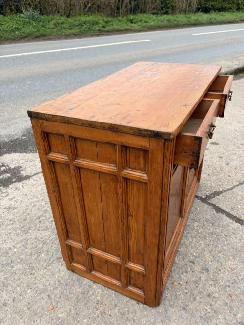 EARLY VICTORIAN PINE DRESSER BASE WITH PANELED SIDES - ADDITIONAL PHOTO 6