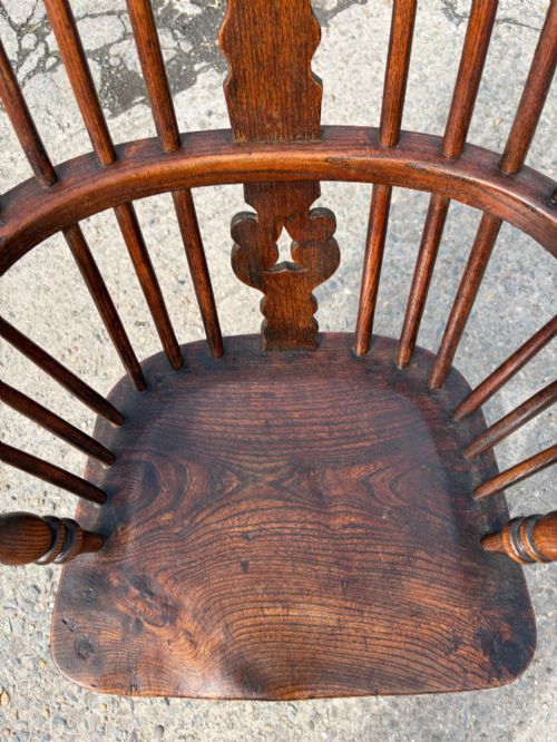 19TH CENTURY ELM AND BEECH SPLAT BACK WINDSOR ARMCHAIR CARVER - ADDITIONAL PHOTO 4