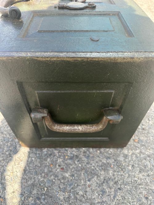 19TH CENTURY CHEST SAFE IN ORIGINAL COLOUR WITH ORIGINAL KEY - ADDITIONAL PHOTO 7
