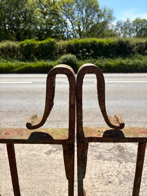PAIR OF VICTORIAN WROUGHT IRON GATES - ADDITIONAL PHOTO 5