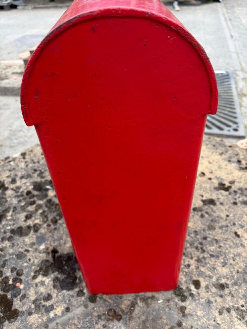 GEORGE V CAST IRON HOVIS TOP POST BOX - ADDITIONAL PHOTO 3