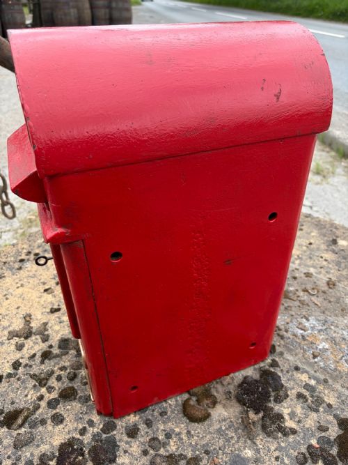 GEORGE V CAST IRON HOVIS TOP POST BOX - ADDITIONAL PHOTO 4
