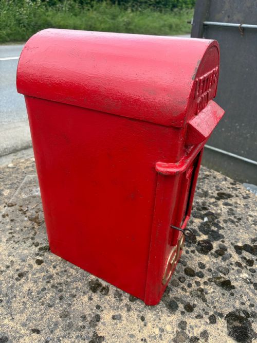 GEORGE V CAST IRON HOVIS TOP POST BOX - ADDITIONAL PHOTO 5