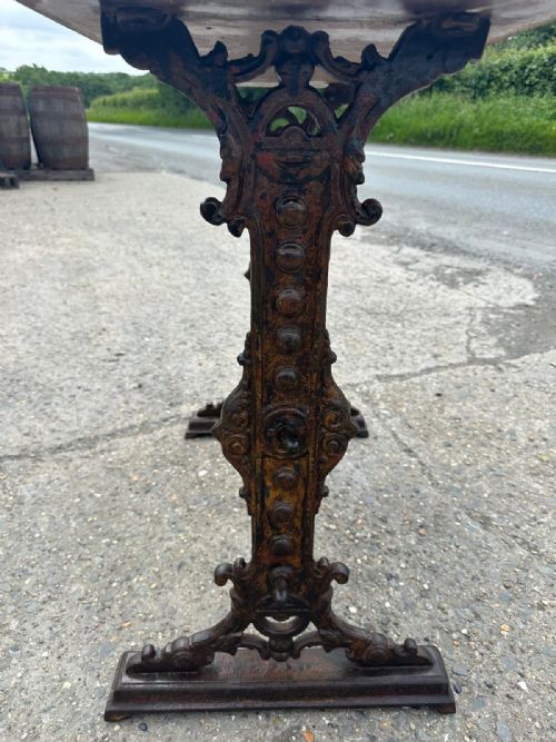 VICTORIAN CAST IRON PUB TABLE WITH ORIGINAL MAHOGANY TOP - ADDITIONAL PHOTO 1