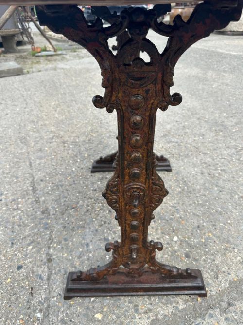 VICTORIAN CAST IRON PUB TABLE WITH ORIGINAL MAHOGANY TOP - ADDITIONAL PHOTO 10