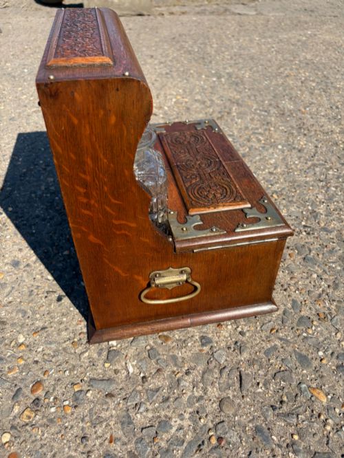 LATE VICTORIAN 18901900 OAK TANTALUS - ADDITIONAL PHOTO 2