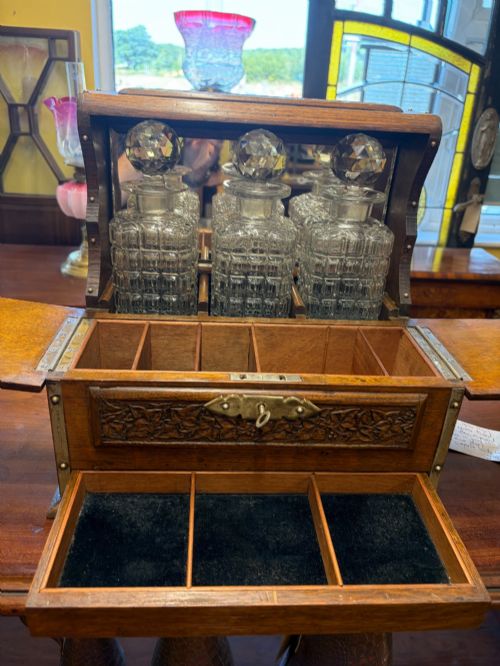 LATE VICTORIAN 18901900 OAK TANTALUS - ADDITIONAL PHOTO 7
