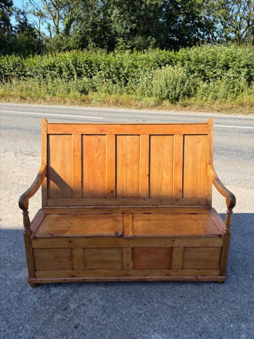 VICTORIAN PINE BENCH SETTLE WITH LIFTUP STORAGE
